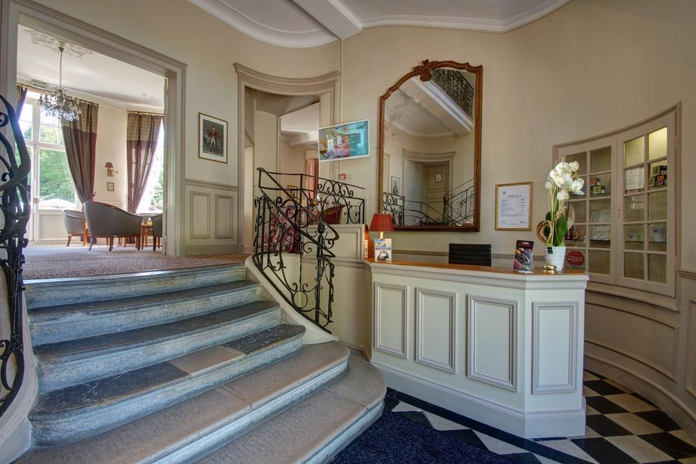 Najeti Hôtel Château Cléry Hesdin-lʼAbbé Esterno foto