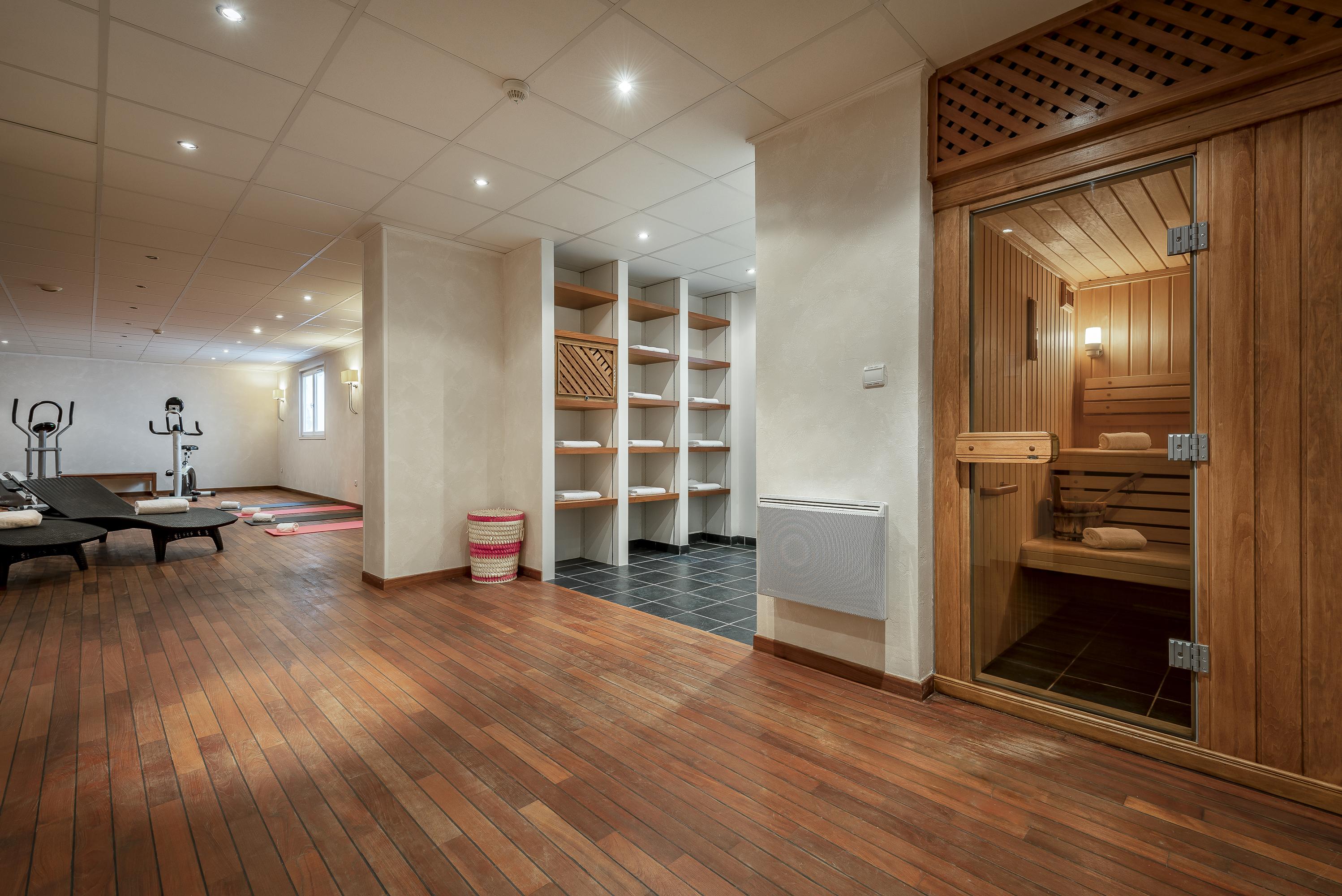 Najeti Hôtel Château Cléry Hesdin-lʼAbbé Esterno foto
