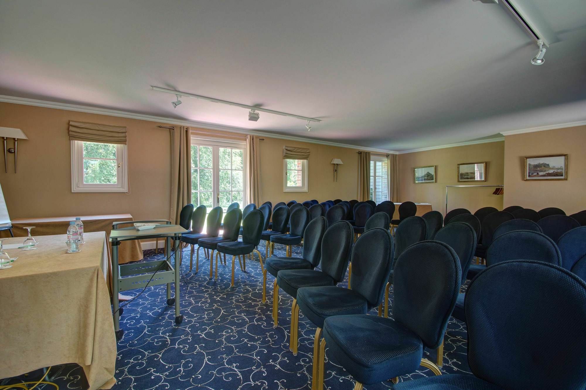 Najeti Hôtel Château Cléry Hesdin-lʼAbbé Esterno foto